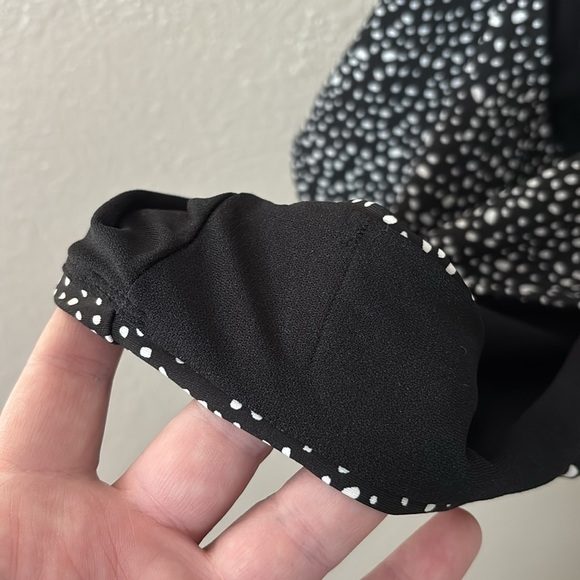 NWT Women’s One Piece Nike Swimsuit Polka Dot Black/White, XL NIKE SWIM SPORT - Picture 11 of 12